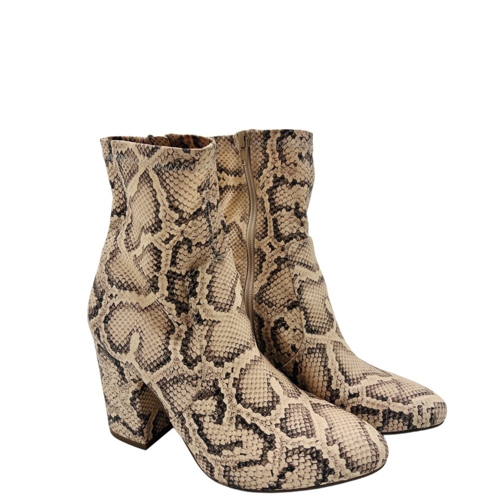 Steve Madden Round Toe Snake Print Ankle Boot Size 7.5